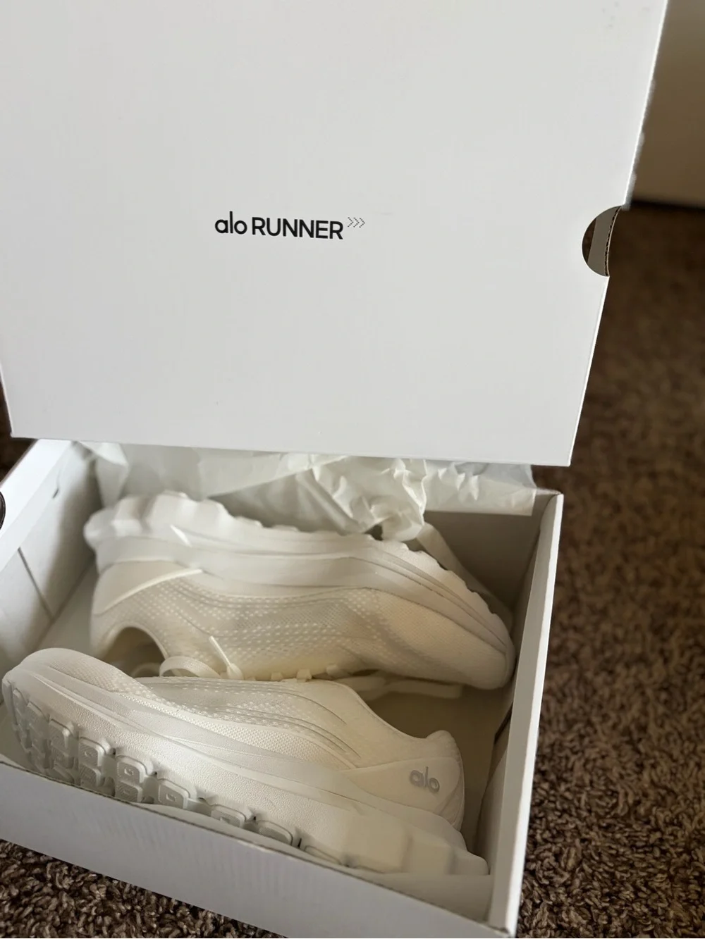 ALO Yoga sleek white